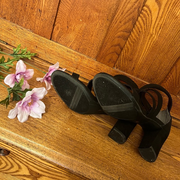 Bar III Black Block Heels- Lightly Used - Picture 4 of 6